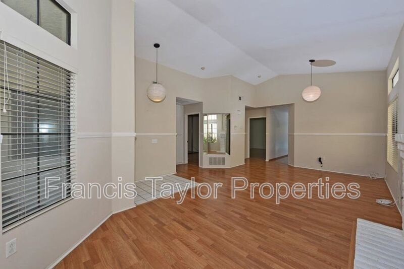 Charming Three Bedroom Home in Rancho Bernardo property image