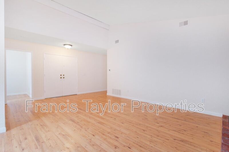 Renovated Two Bedroom House in Country Club in Escondido! property image