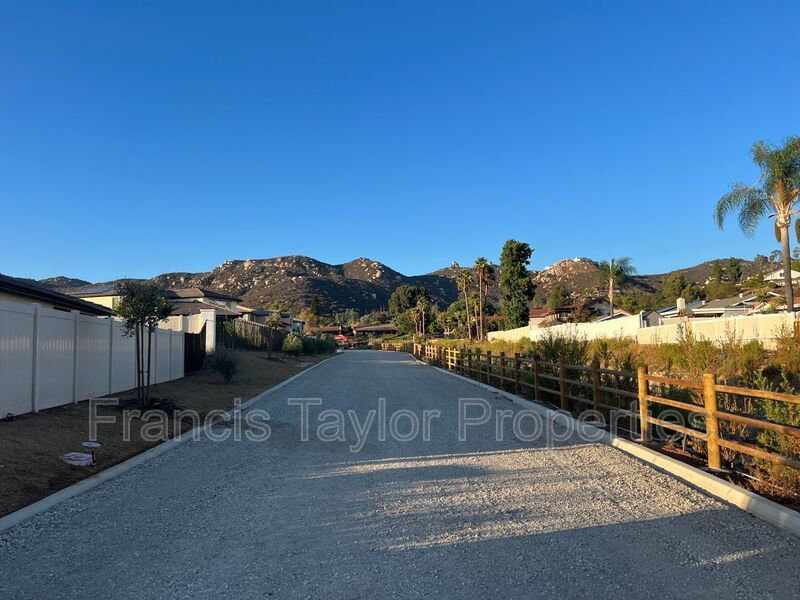 Renovated Two Bedroom House in Country Club in Escondido! property image