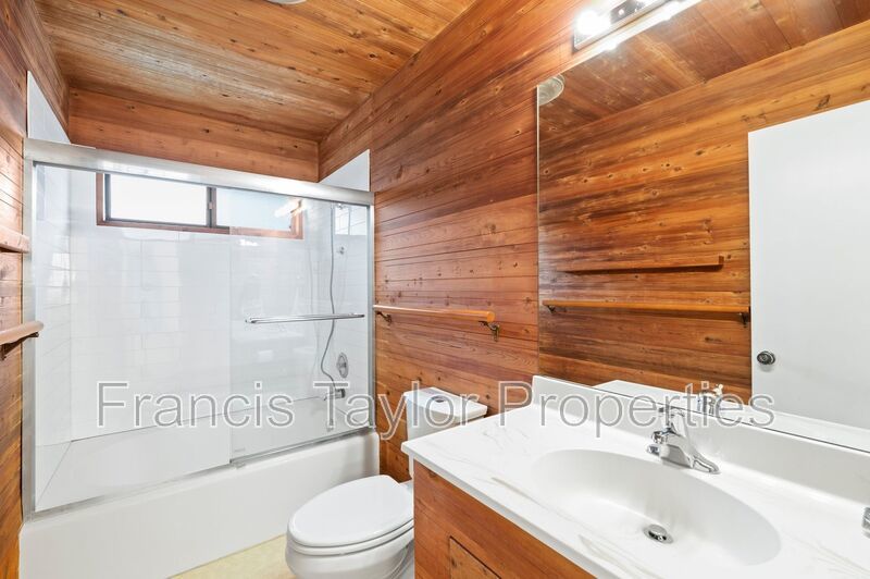 Large Home with Stunning Views in Vista property image