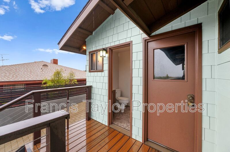 Large Home with Stunning Views in Vista property image