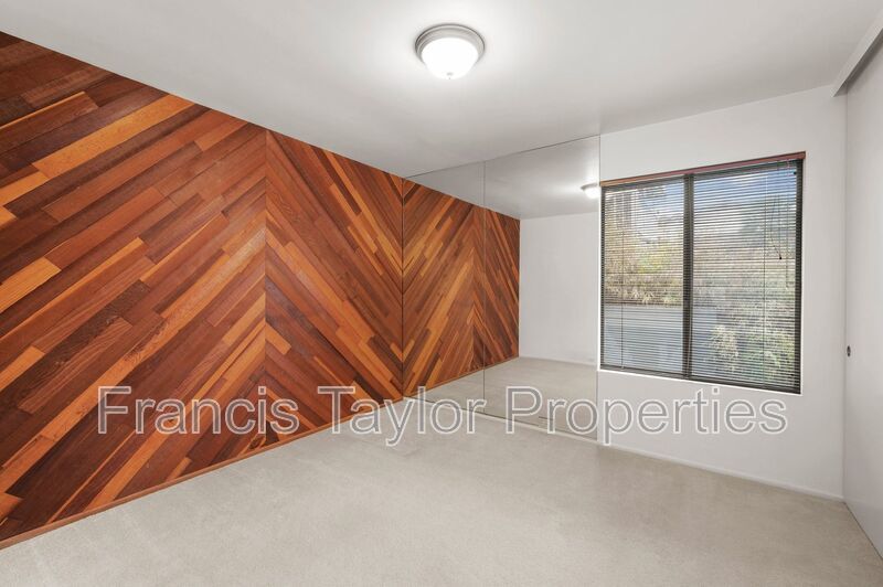 Large Home with Stunning Views in Vista property image