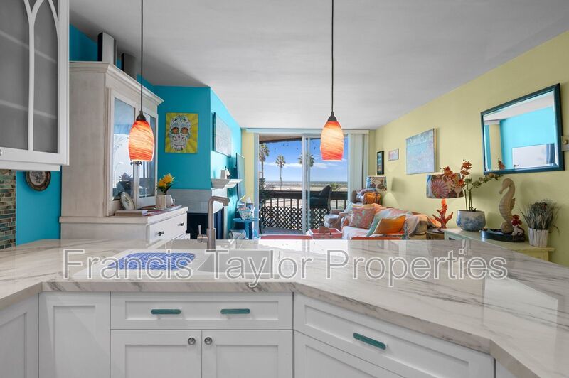 2 Bedroom Overlooking the Ocean in OB property image