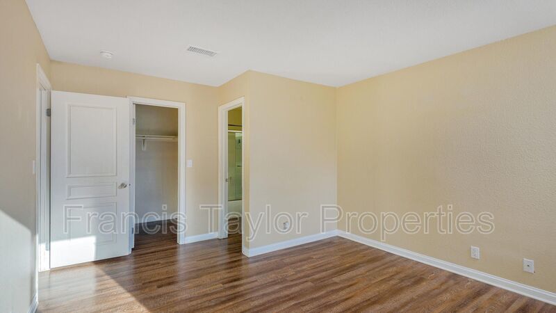 Two Bedroom Condo in Artesia Community property image