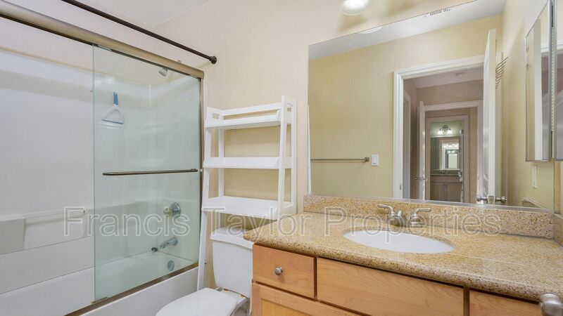 Two Bedroom Condo in Artesia Community property image