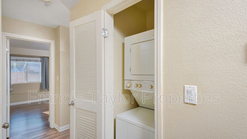 Two Bedroom Condo in Artesia Community property image