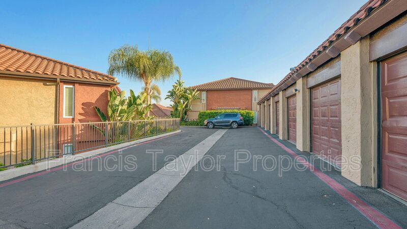 Two Bedroom Condo in Artesia Community property image