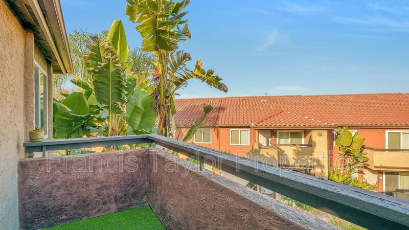 Two Bedroom Condo in Artesia Community property image