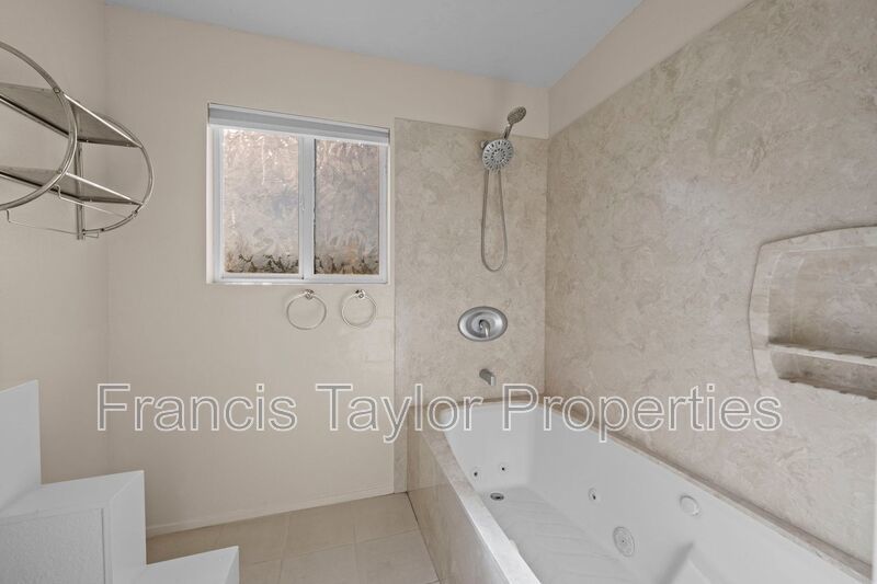 3 Bedroom Home Tucked away in Escondido property image