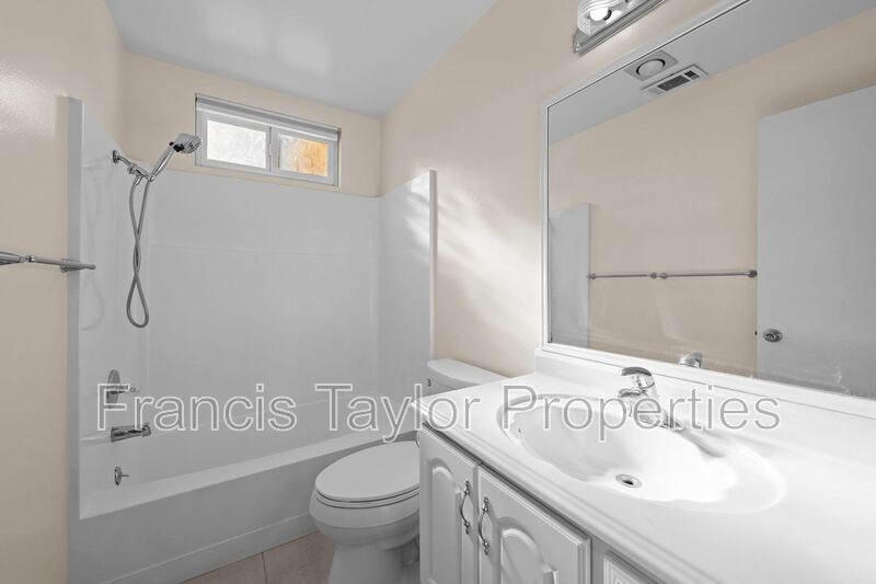 3 Bedroom Home Tucked away in Escondido property image