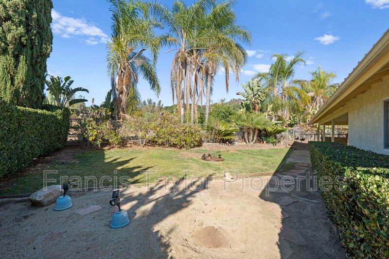 3 Bedroom Home Tucked away in Escondido property image