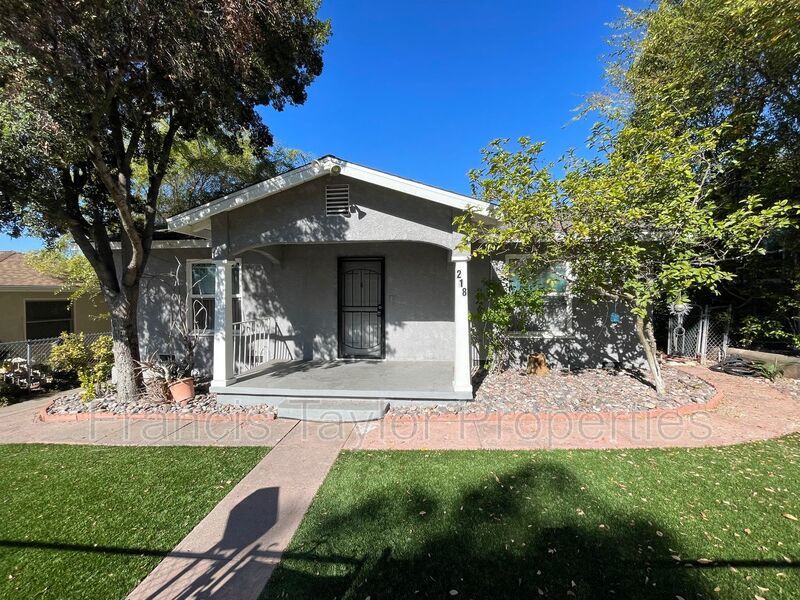 Lovely Craftsman Home in Historic Escondido! property image