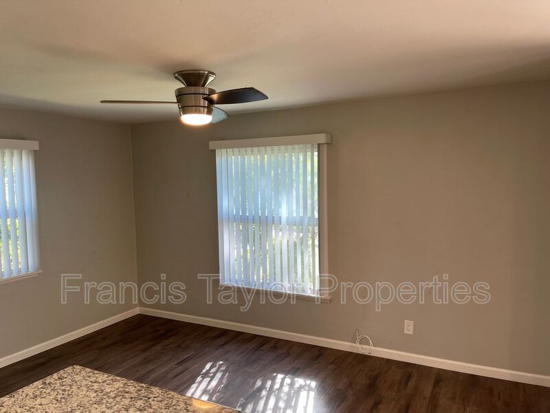 Lovely Craftsman Home in Historic Escondido! property image