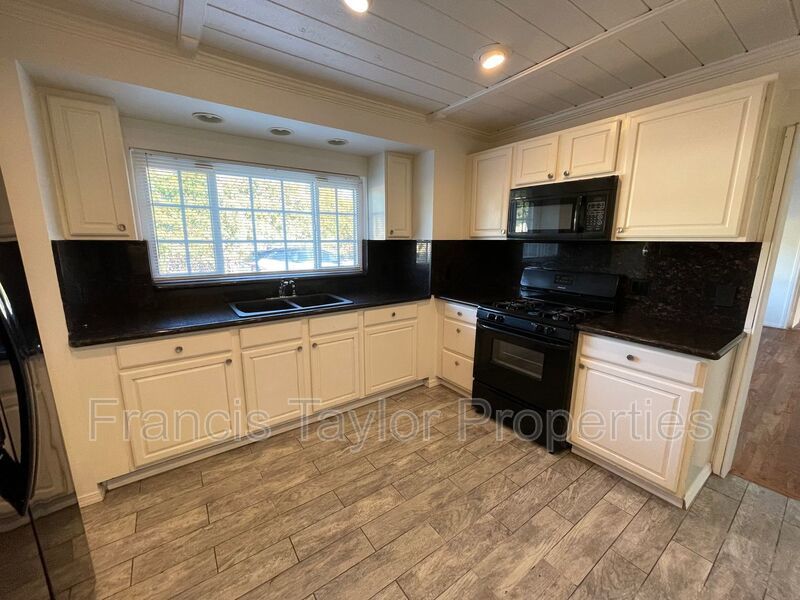 Old Home in Heart of Escondido! property image