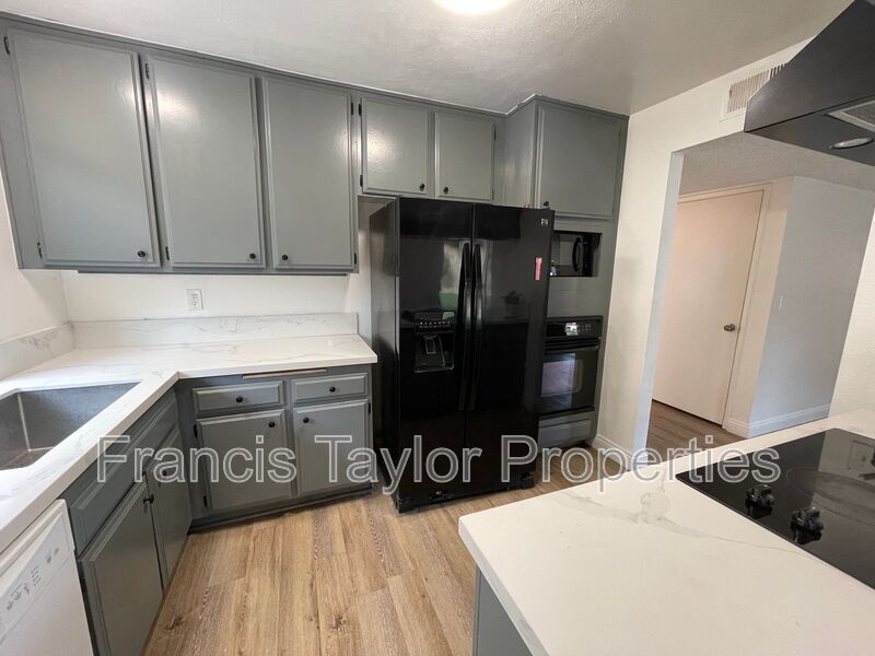 Character Filled Home in PQ! property image