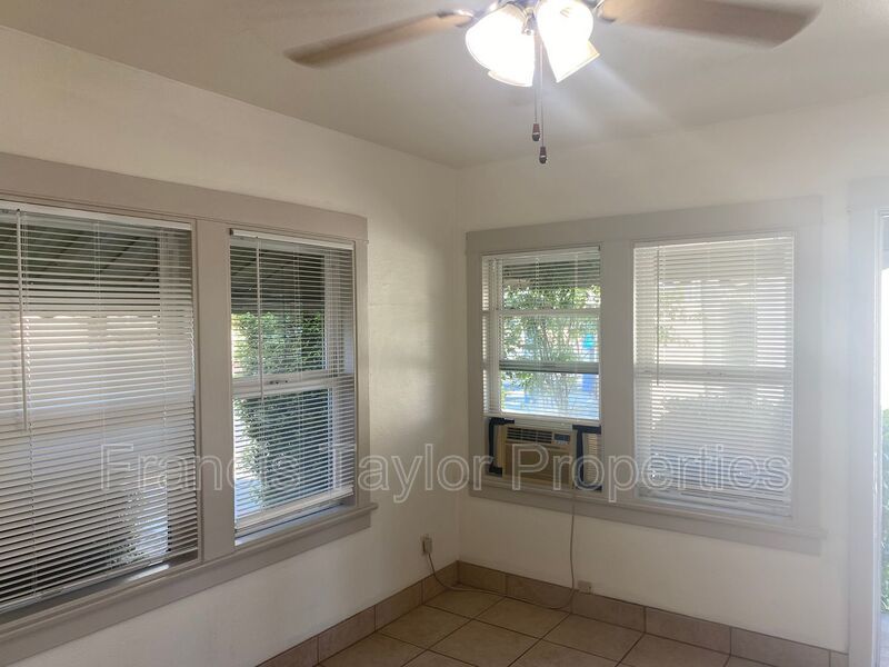 2 Bedroom Bungalow in Escondido property image