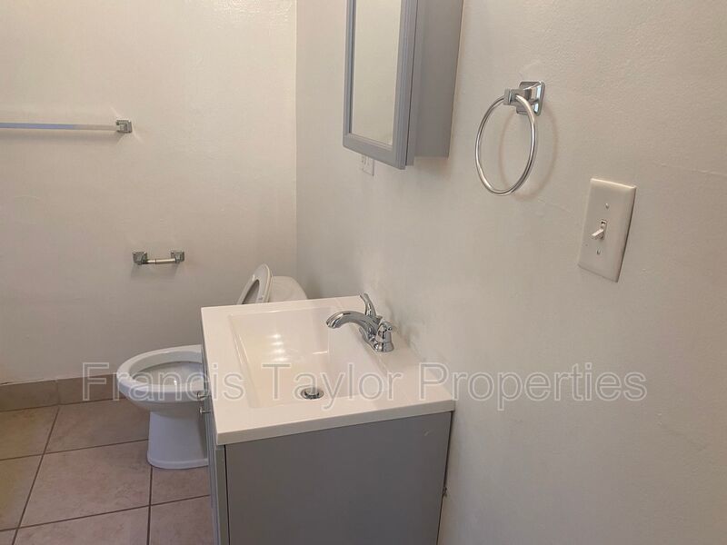 2 Bedroom Bungalow in Escondido property image