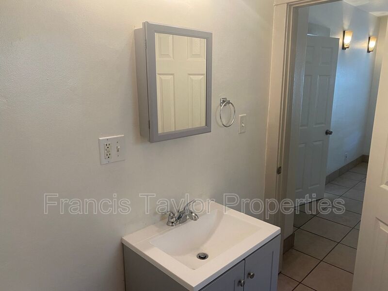 2 Bedroom Bungalow in Escondido property image