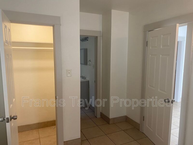 2 Bedroom Bungalow in Escondido property image