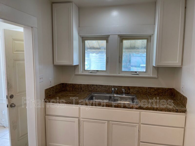 1 Bedroom Bungalow in the heart of Escondido property image
