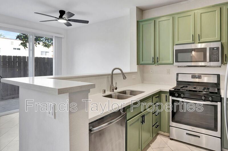 Upgraded Three Bedroom with Loft in Gated Community property image