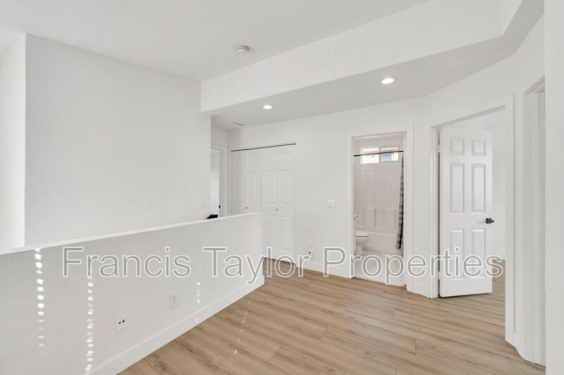 Upgraded Three Bedroom with Loft in Gated Community property image