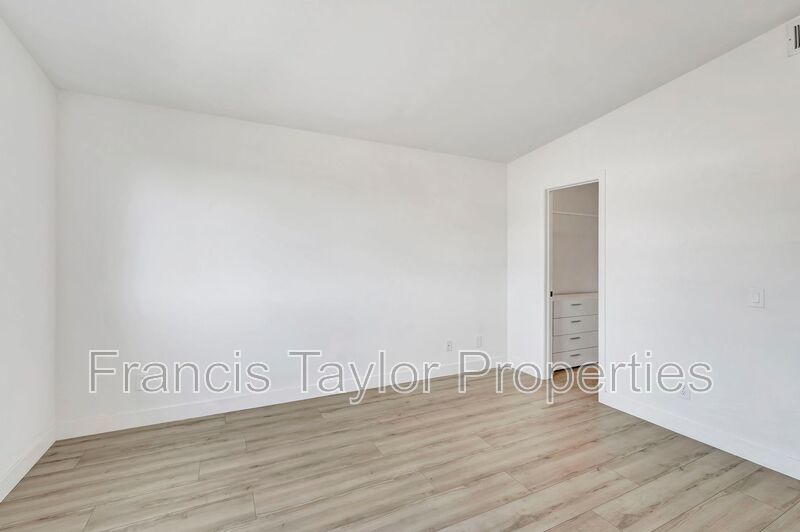 Upgraded Three Bedroom with Loft in Gated Community property image