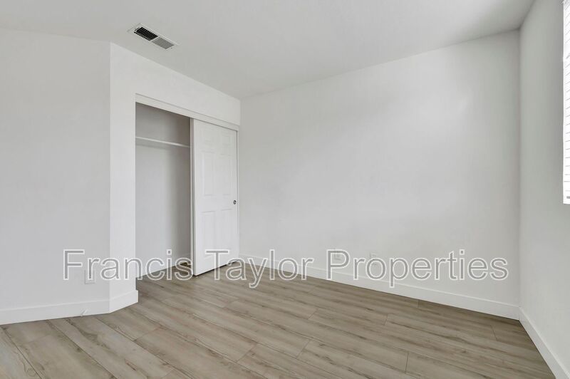 Upgraded Three Bedroom with Loft in Gated Community property image