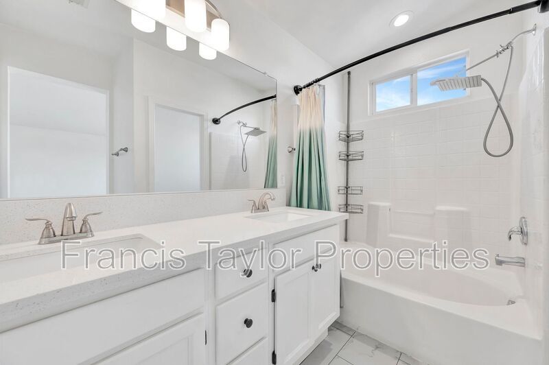 Upgraded Three Bedroom with Loft in Gated Community property image