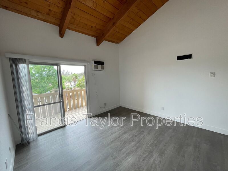 Refreshed 2 Bedroom in Escondido property image