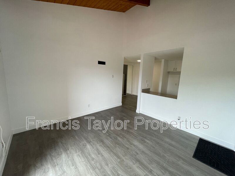 Refreshed 2 Bedroom in Escondido property image