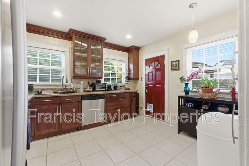Charming 2 Bedroom in Normal Heights! property image