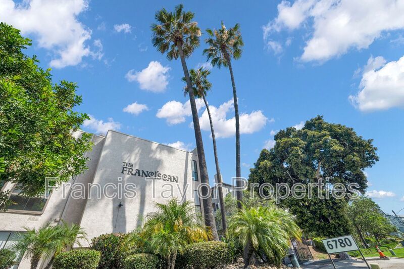 Corner-Unit 2 Bedroom in the Heart of San Diego! property image