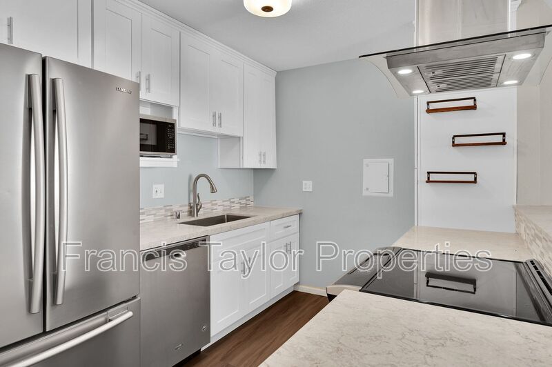 Corner-Unit 2 Bedroom in the Heart of San Diego! property image