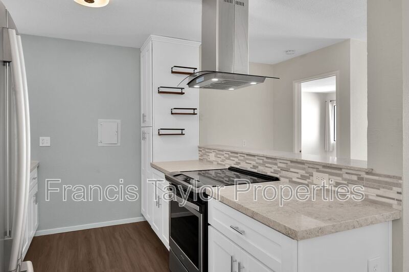 Corner-Unit 2 Bedroom in the Heart of San Diego! property image