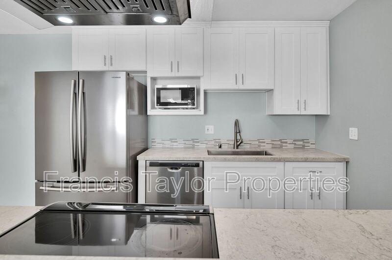 Corner-Unit 2 Bedroom in the Heart of San Diego! property image