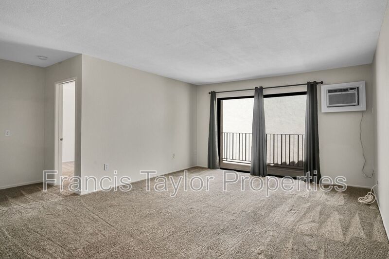 Corner-Unit 2 Bedroom in the Heart of San Diego! property image