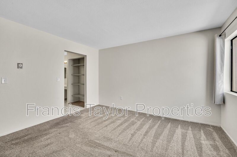 Corner-Unit 2 Bedroom in the Heart of San Diego! property image