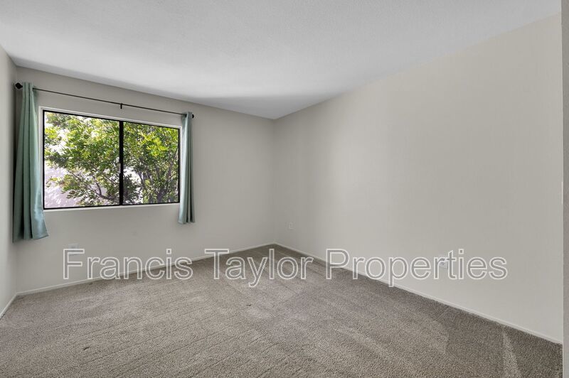 Corner-Unit 2 Bedroom in the Heart of San Diego! property image