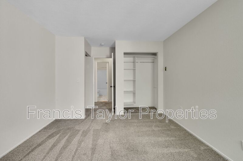 Corner-Unit 2 Bedroom in the Heart of San Diego! property image