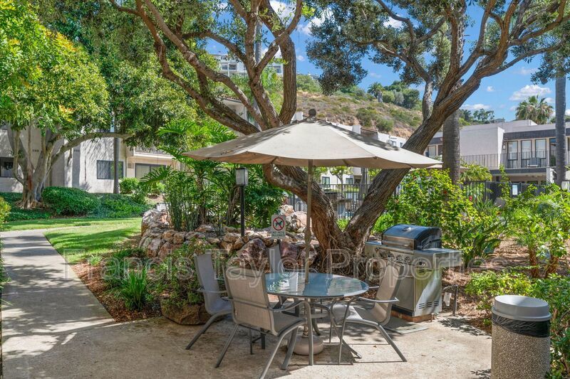 Corner-Unit 2 Bedroom in the Heart of San Diego! property image