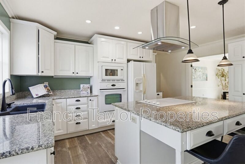 Sweeping Views in Rimrock Estates property image