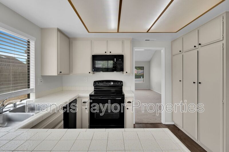 4 Bedroom Home in San Marcos! property image