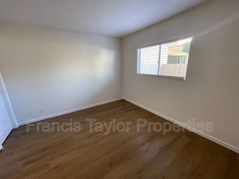 Refreshed 1 Bedroom Corner Unit! property image