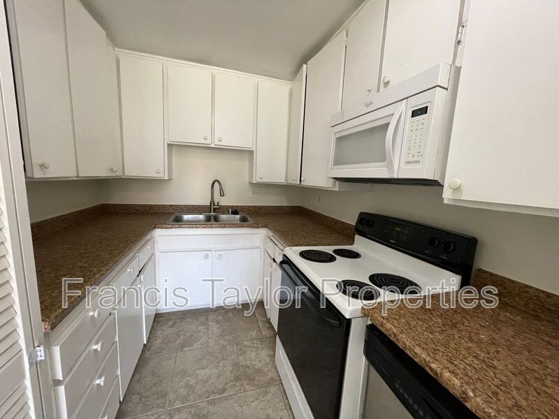 2 Bedroom Condo in PQ! property image