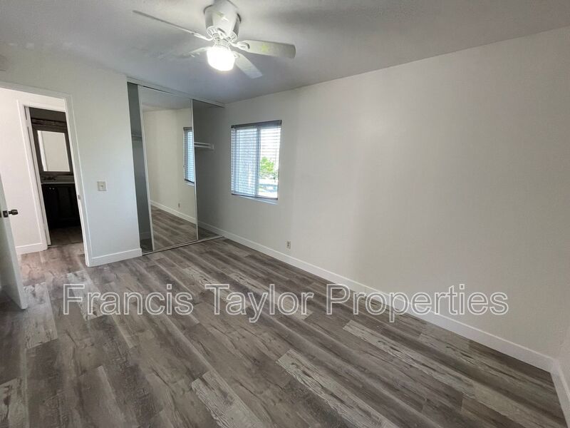 Remodeled Two Bedroom Townhouse with Fenced Backyard property image