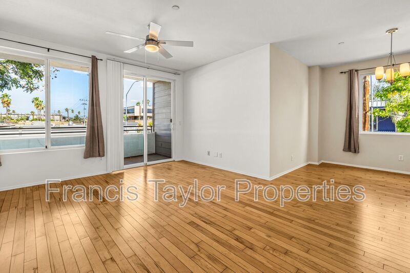 Modern 2 Bedroom Townhouse in Escondido! property image