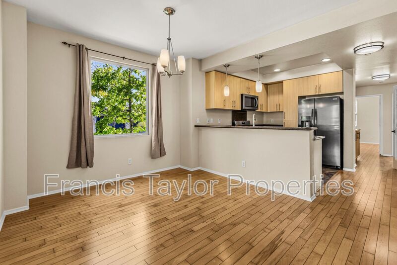 Modern 2 Bedroom Townhouse in Escondido! property image
