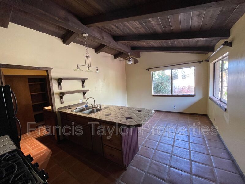 Beautiful Casita in SW Escondido property image
